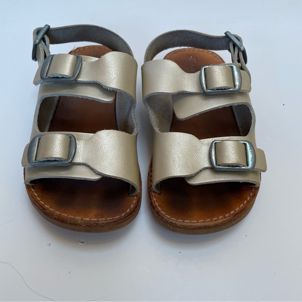 Freshly picked Delray platinum sandal toddler size 8